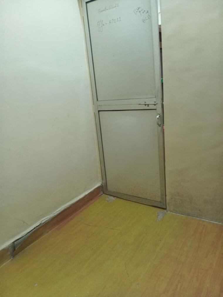 Room, andheri east 1 RK 399 Sq.Ft. Apartment In Andheri East Mumbai 9802171