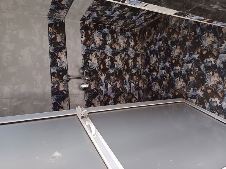 Bathroom, pawne Pg For Girls In Pawne 9802284