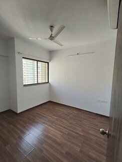 1 BHK Apartment For Sale in Lodha Downtown
