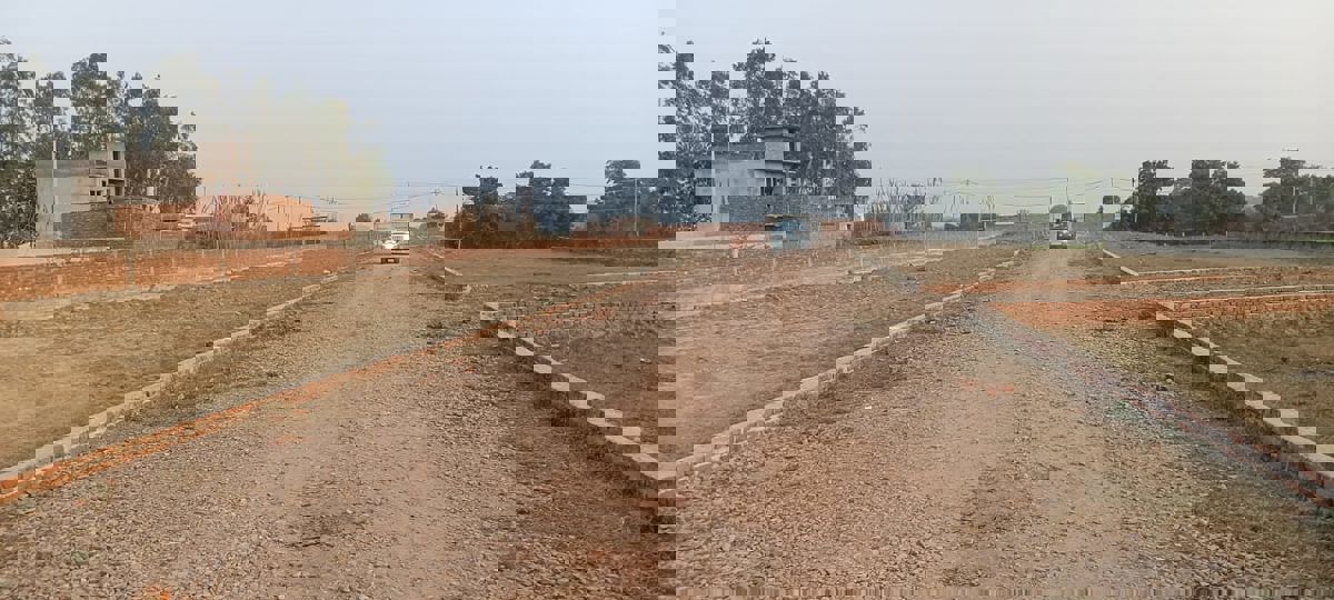 Plot For Sale in Dankaur