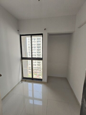 1.5 BHK Apartment For Rent in Lodha Lakeshore Greens, Dombivli East