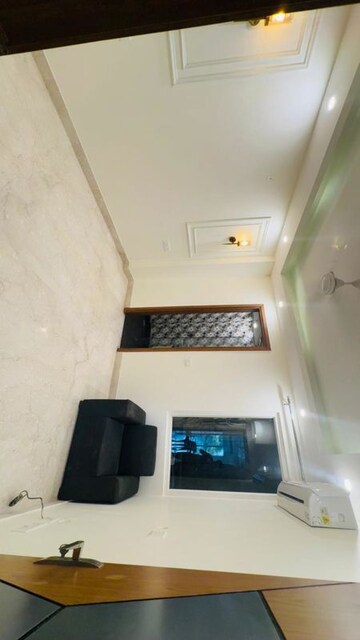 Furnished Amenities in 3 BHK Builder Floor at Chittaranjan Park – for Sale