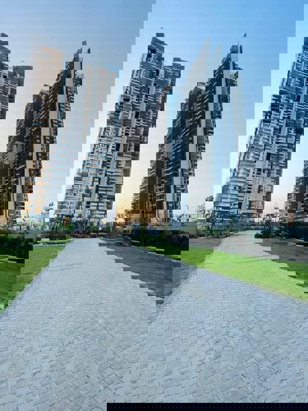 3 BHK + Pooja Room,Servant Room,Extra Room Apartment For Rent in Godrej Meridien