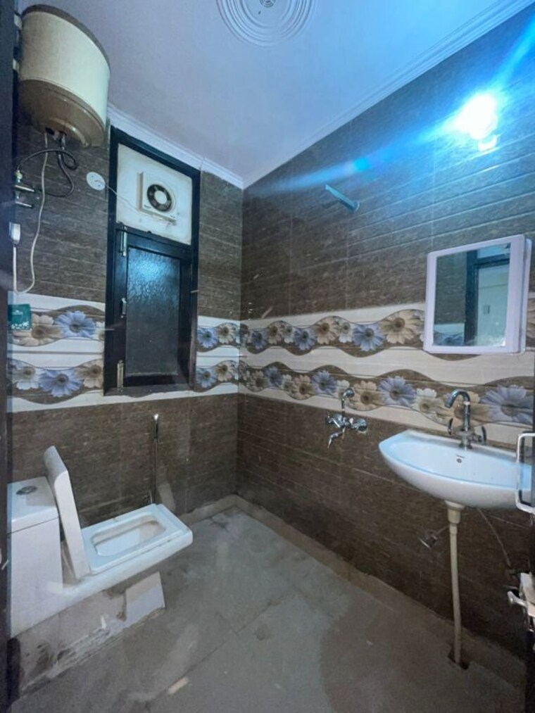 Bathroom, chattarpur 1 Bedroom 480 Sq.Ft. Builder Floor In Chattarpur Delhi 9802683
