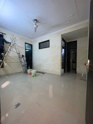 Room in 1 BHK Builder Floor at Chattarpur – for Rent