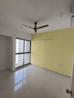 1.5 BHK Apartment For Sale in Lodha Downtown
