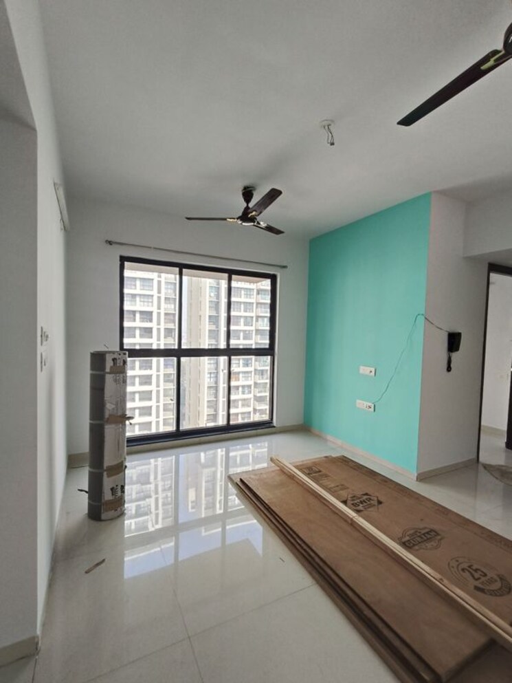 Room, lodha-downtown 1.5 Bedroom 638 Sq.Ft. Apartment In Dombivli East Thane 9802785
