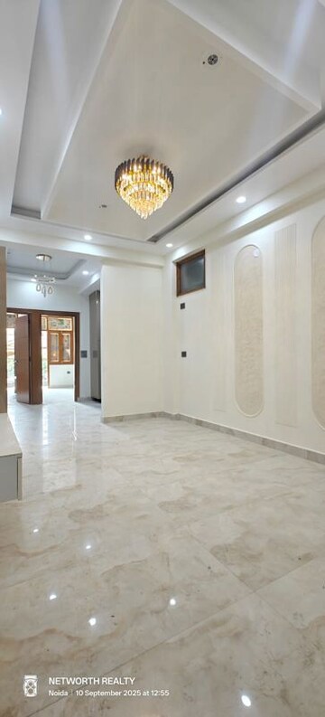 Room in 3 BHK Builder Floor at BPTP District Phase 2, Sector 84 – for Sale