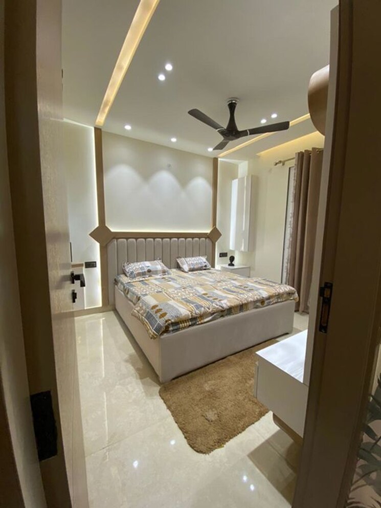 Kitchen, dwarka mor 3 Bedroom 100 Sq.Yd. Builder Floor In Dwarka Mor Delhi 9802831