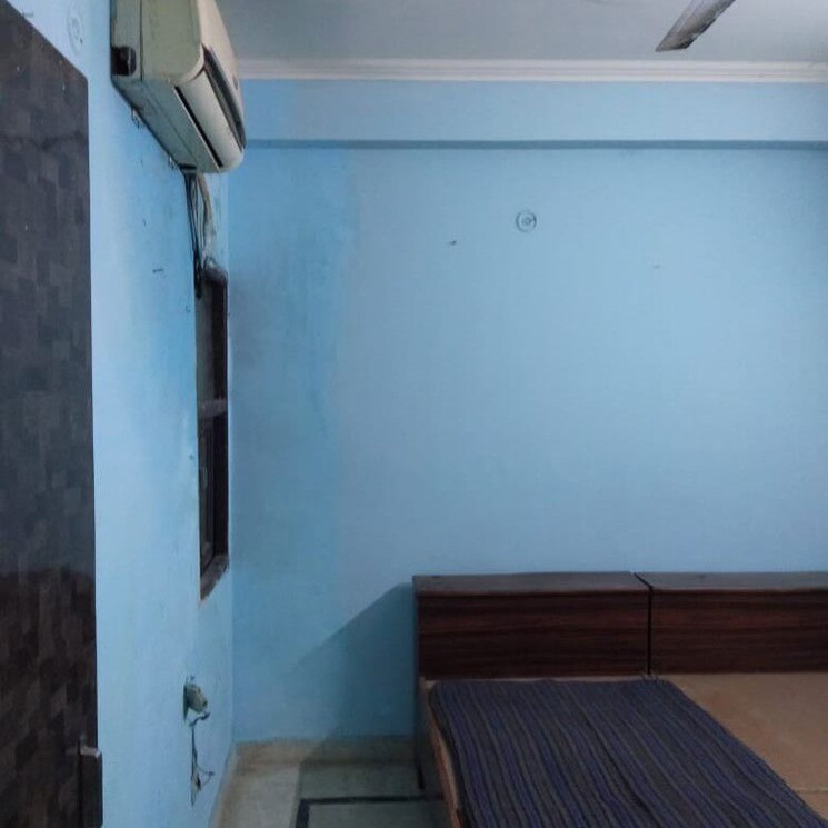 undefined, sector 62 2 Bedroom 977 Sq.Ft. Builder Floor In Sector 62 Noida 9802988