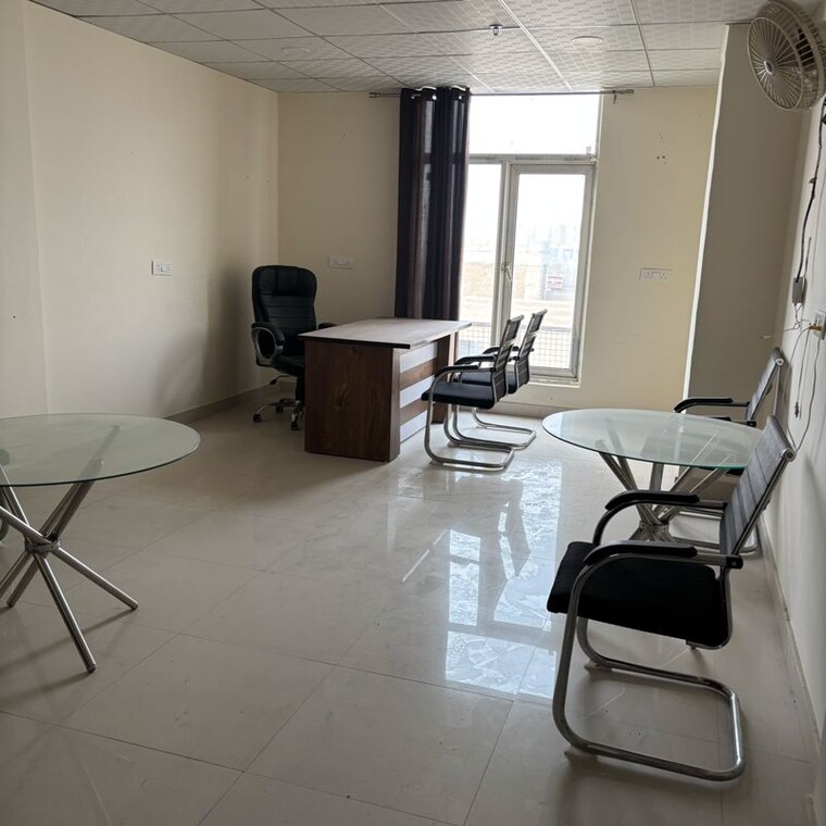 Team Area, vipul-plaza-faridabad Commercial Office Space 498 Sq.Ft. In Sector 81 Faridabad 9803085