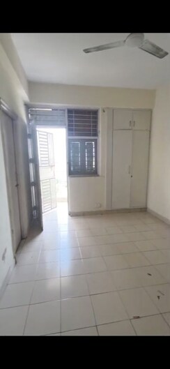 3.5 BHK + Servant Room Apartment For Sale in Emenox Brave Hearts
