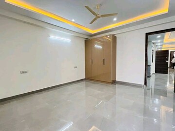 Room in 3 BHK Builder Floor at Chattarpur – for Rent