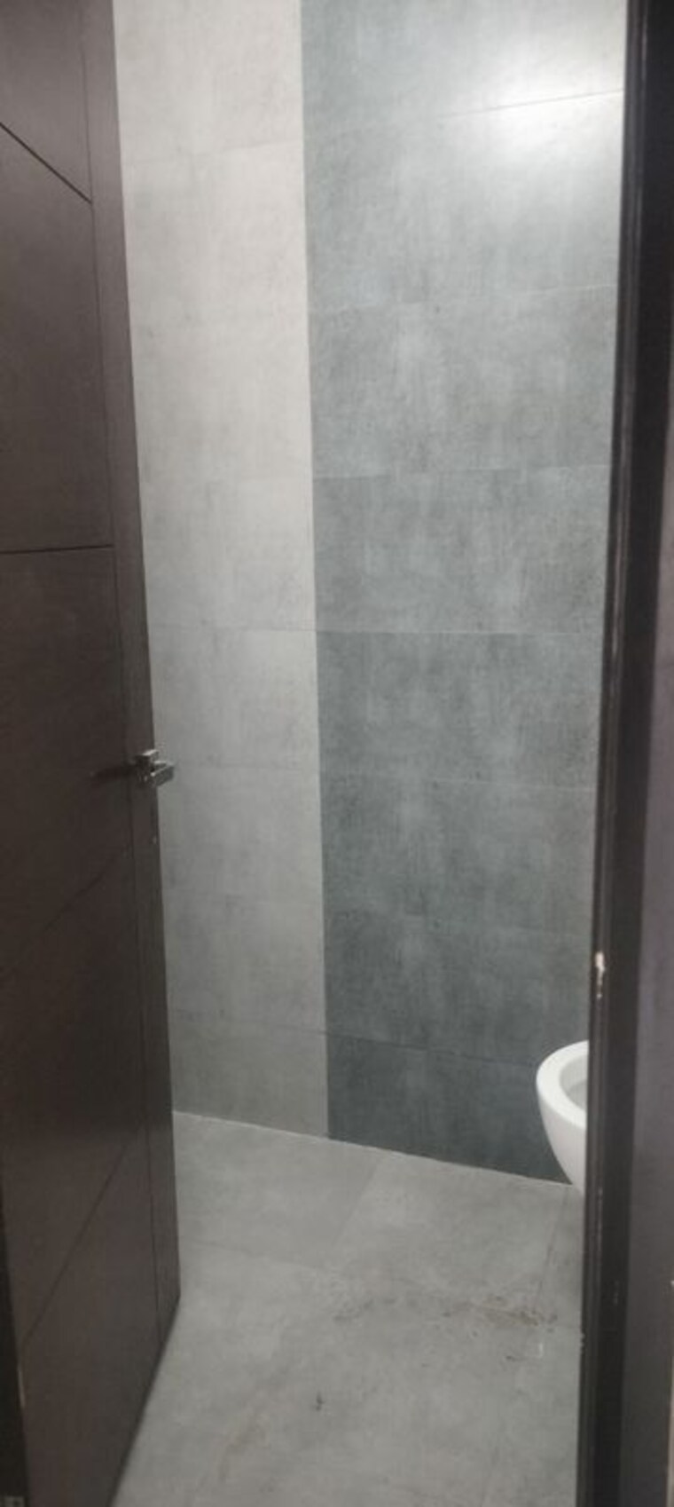 Bathroom, janakpuri 2 Bedroom 100 Sq.Yd. Apartment In Janakpuri Delhi 9803700