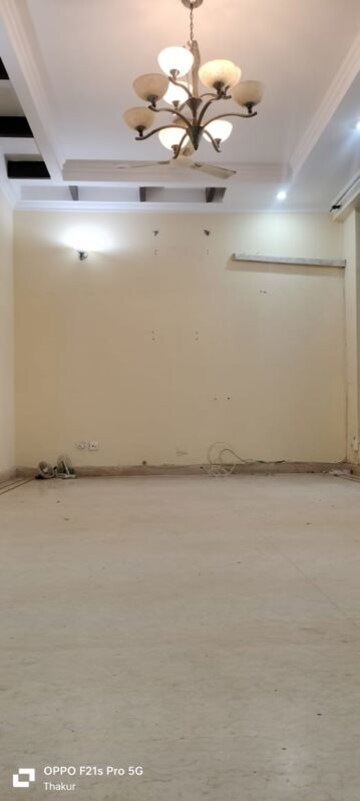 Room in 3 BHK Independent House at RWA Apartments Sector 39, Sector 39 – for Rent