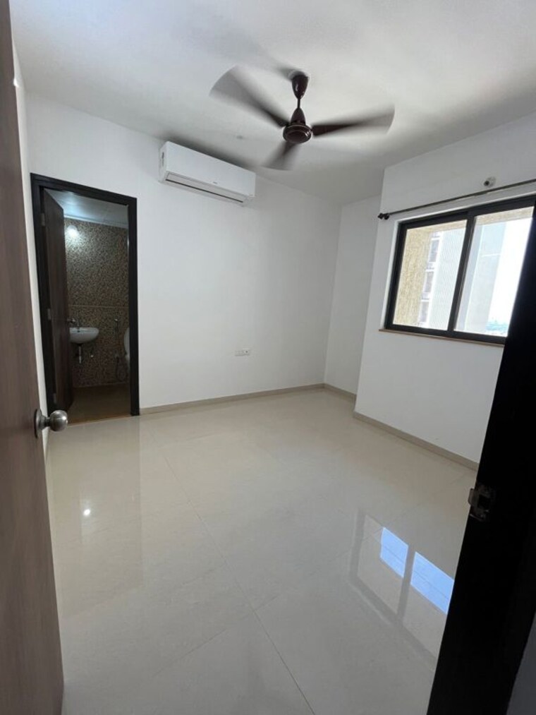 Room, lodha-downtown 2 Bedroom 580 Sq.Ft. Apartment In Dombivli East Thane 9803751