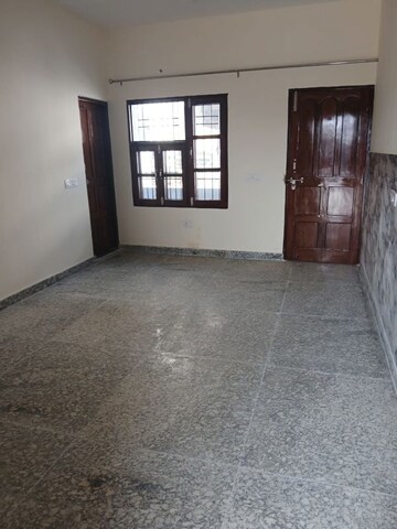 Room in 2 BHK Independent House at Kaimwala – for Rent
