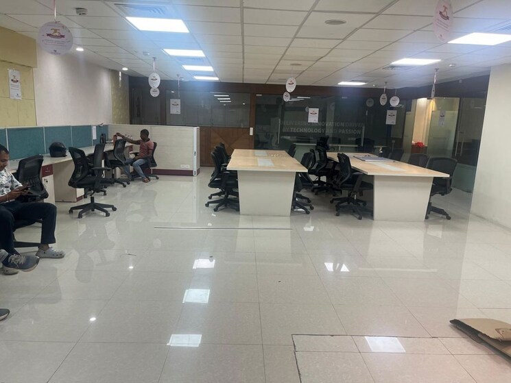 Team Area, sector v Commercial Office Space 2700 Sq.Ft. In Sector V Kolkata 9803743