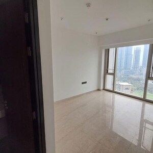 Room in 4 BHK Apartment at Lodha Kiara, Kamala Mill – for Rent