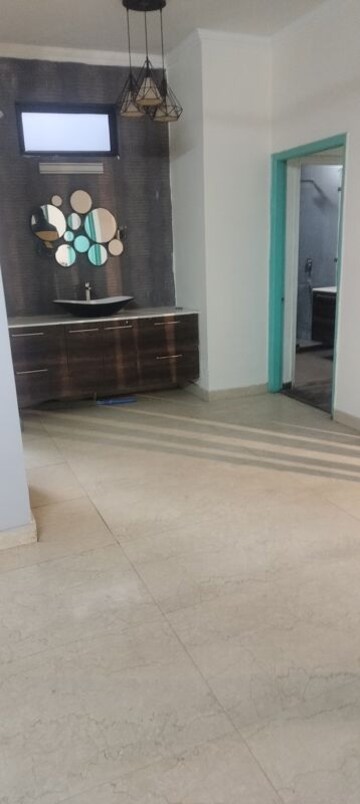  4 BHK Builder Floor at Janakpuri – for Rent