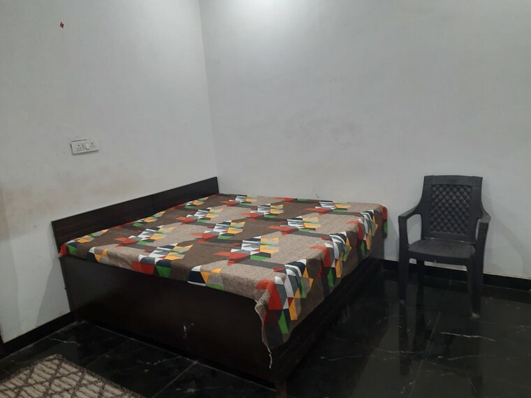 Bedroom, sector 63a Pg For Boys & Girls In Sector 63a 9803851