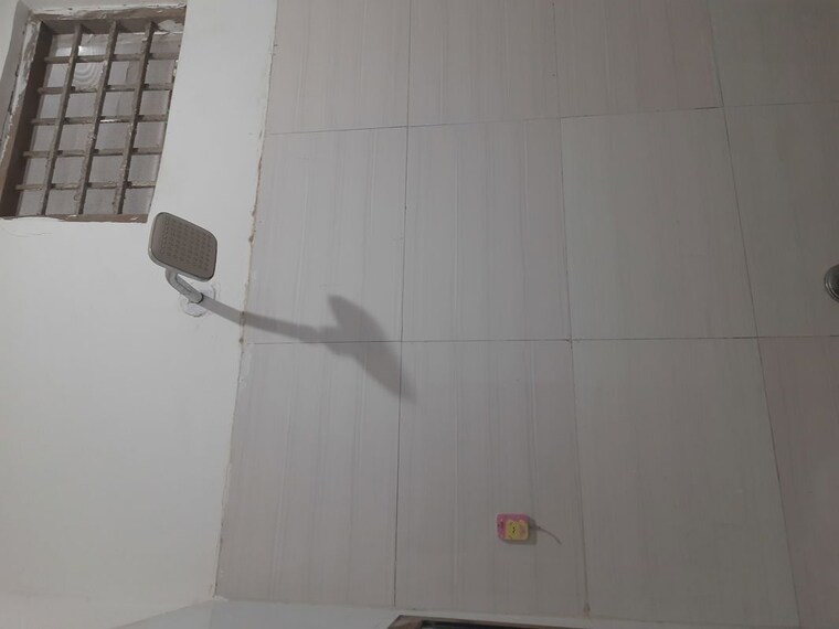 Bathroom, sector 63a Pg For Boys & Girls In Sector 63a 9803851