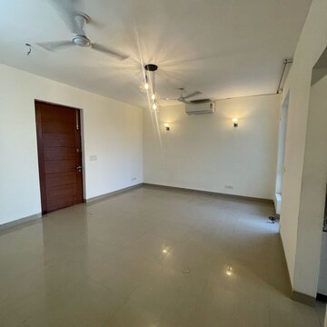2 BHK Apartment For Rent in Emaar The Palm Drive-Palm Studios, Sector 66