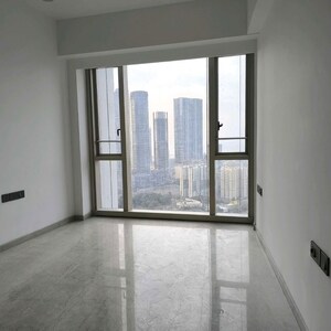 Room in 4 BHK Apartment at Lodha The Park, Century Mills – for Rent