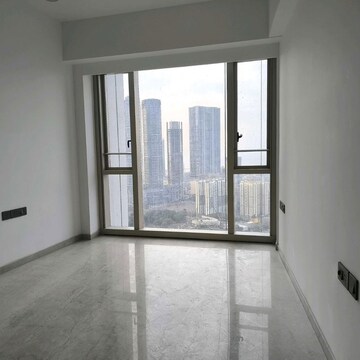 Room in 4 BHK Apartment at Lodha The Park, Century Mills – for Rent