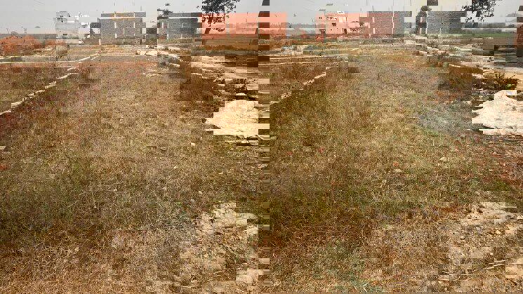 Plot For Sale in Prabhat Road