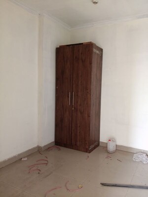 Room in 2 BHK Apartment at Saya Zion, Sector 4 Greater Noida – for Rent