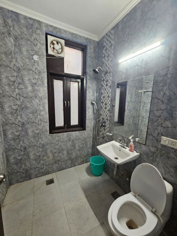 Bathroom, sector 55 3 Bedroom 1800 Sq.Ft. Builder Floor In Sector 55 Gurgaon 9804235