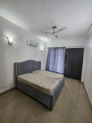Bedroom in 3 BHK Builder Floor at Sector 55 – for Rent