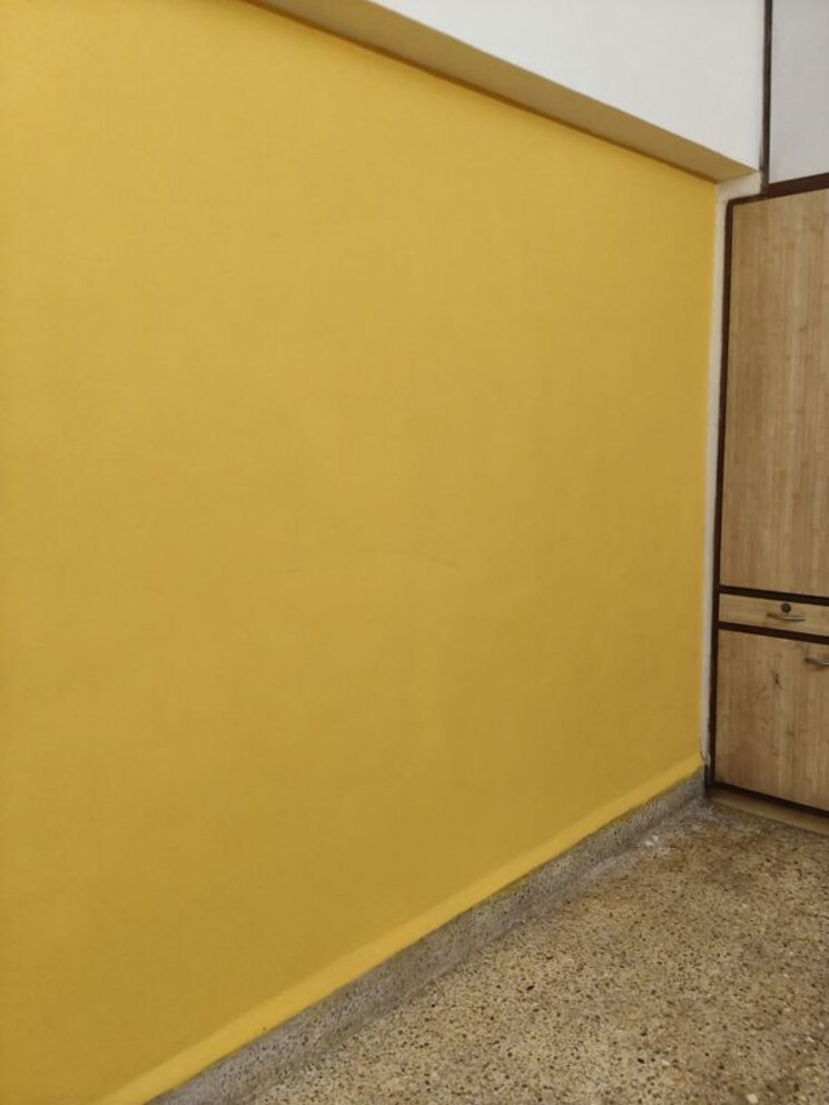 Room, pride-of-vakola 1 RK 225 Sq.Ft. Apartment In Santacruz East Mumbai 9804256