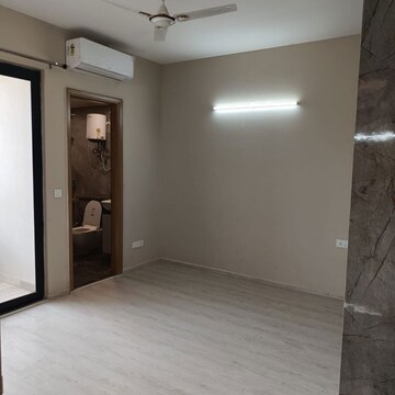 Room in 3 BHK Apartment at Emaar The Palm Drive-The Premier Terraces, Sector 66 – for Rent