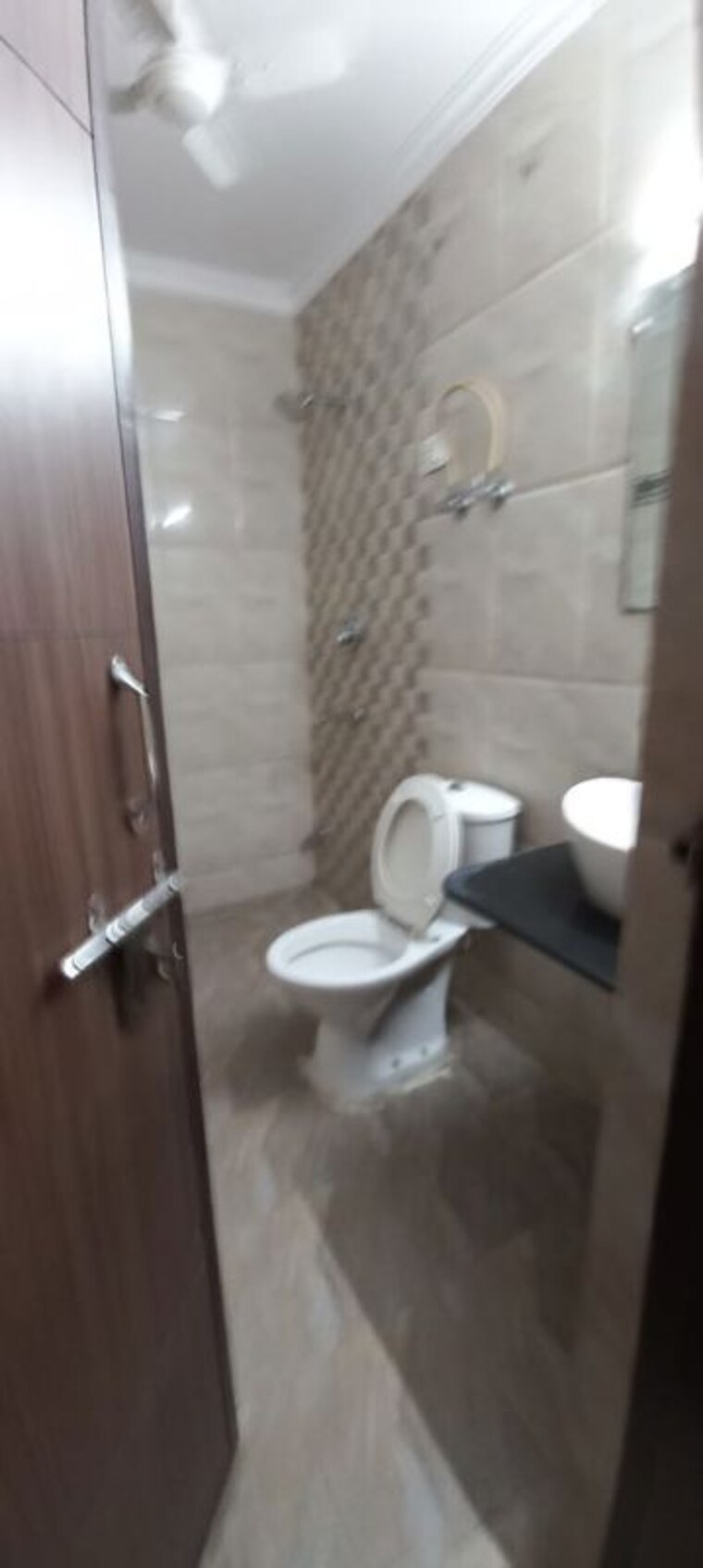 Bathroom, sector 4 dwarka 3 Bedroom 1500 Sq.Ft. Apartment In Sector 4 Dwarka Delhi 9804359