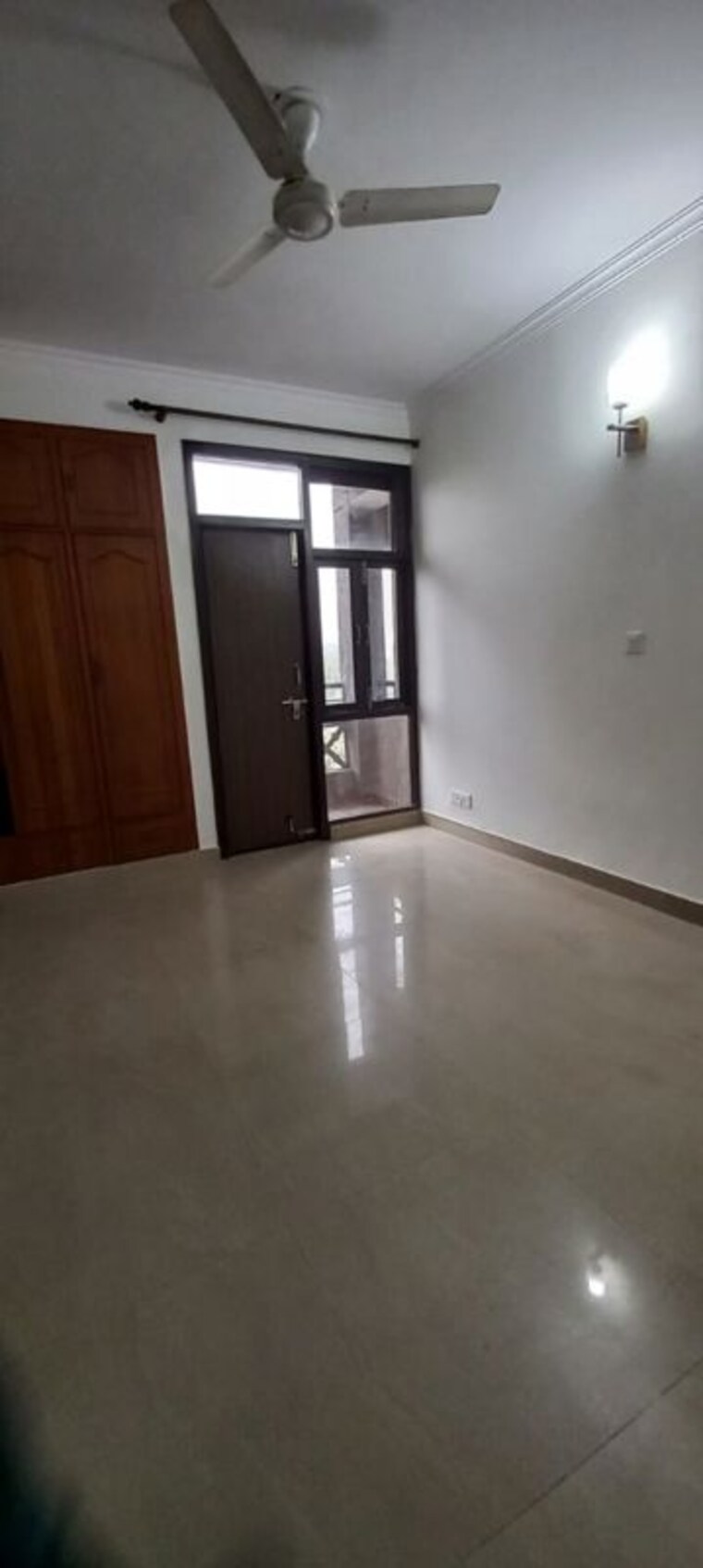 Room, sector 4 dwarka 3 Bedroom 1500 Sq.Ft. Apartment In Sector 4 Dwarka Delhi 9804359