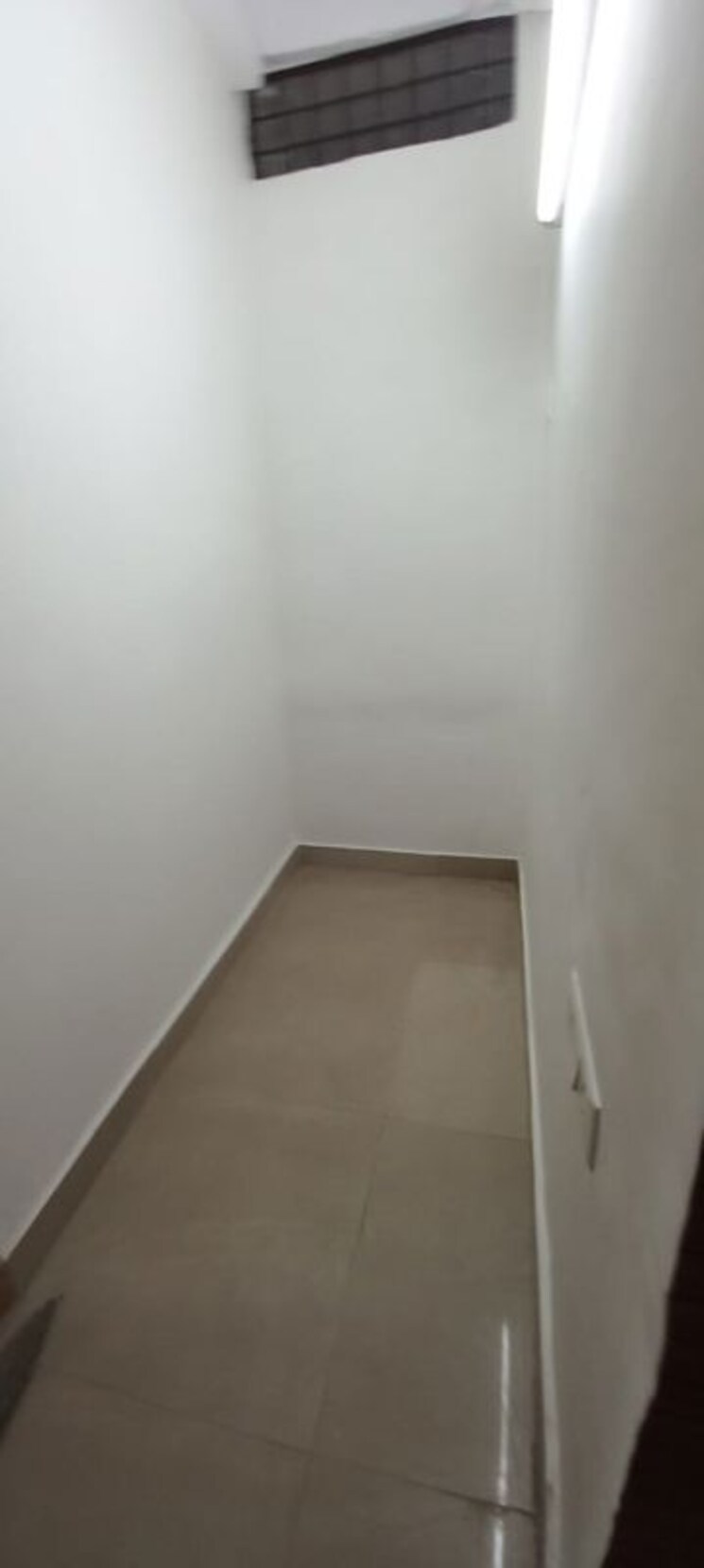 Room, sector 4 dwarka 3 Bedroom 1500 Sq.Ft. Apartment In Sector 4 Dwarka Delhi 9804359