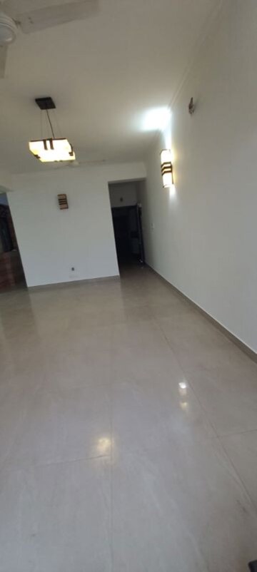 Room in 3 BHK Apartment at Sector 4 Dwarka – for Rent