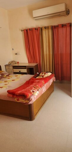 1 BHK Villa For Rent in Satellite