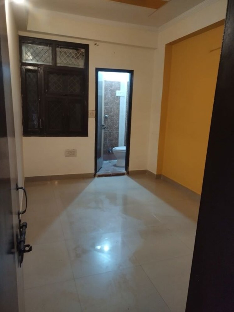 Room, mahavir enclave 1 3 Bedroom 860 Sq.Ft. Builder Floor In Mahavir Enclave 1 Delhi 9804429