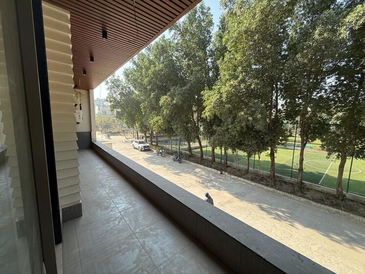 Balcony, parklands 4 Bedroom 350 Sq.Yd. Builder Floor In Sector 85 Faridabad 9804454