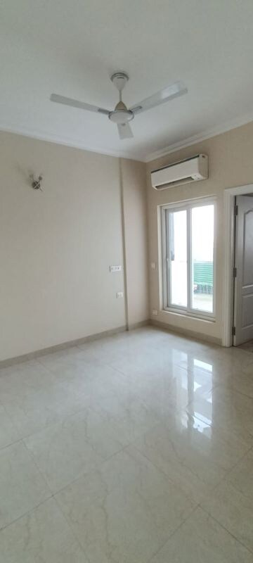 Room in 2 BHK Apartment at Shree Vardhman Victoria, Sector 70 – for Rent