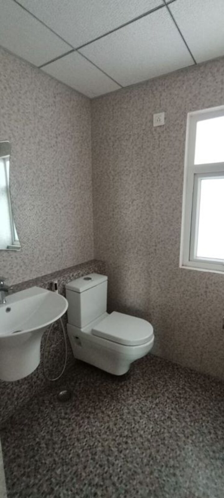 Bathroom, shree-vardhman-victoria 2 Bedroom 1350 Sq.Ft. Apartment In Sector 70 Gurgaon 9804500