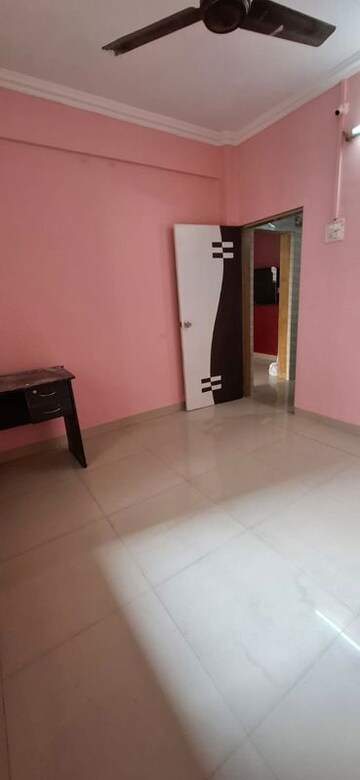 Room in 1.5 BHK Apartment at Bhandup Swastik Apartment, Bhandup East – for Sale
