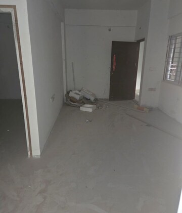 Room in 2 BHK Apartment at DS MAX Sahara, Hosa Road – for Sale