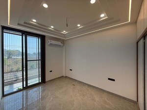 Room in 4 BHK Builder Floor at Puri Aman Vilas, Sector 89 – for Sale