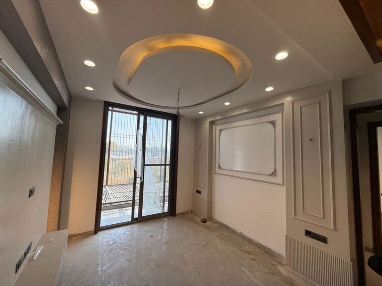 Room, puri-aman-vilas 4 Bedroom 350 Sq.Yd. Builder Floor In Sector 89 Faridabad 9804543