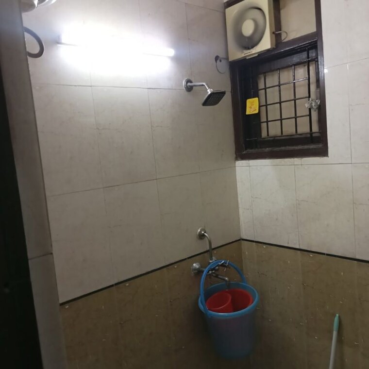 Bathroom, lajpat nagar i 2 Bedroom 900 Sq.Ft. Builder Floor In Lajpat Nagar I Delhi 9804579