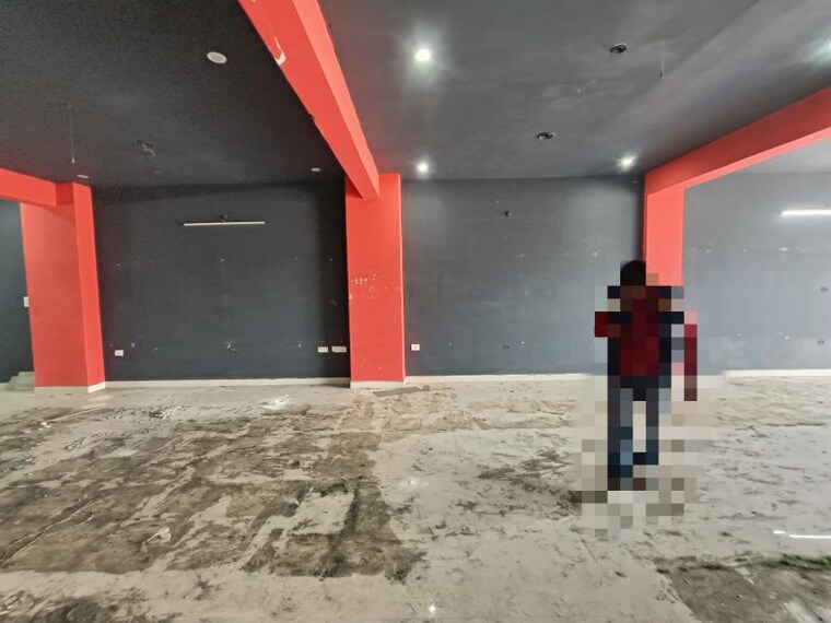  Parking, gomti nagar Commercial Office Space 1803 Sq.Ft. In Gomti Nagar Lucknow 9804572